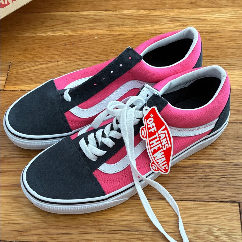 Vans Old Skool Black Pink Fuchsia Skate Shoes w/ Box NWT - Women's 9.5 - Picture 2 of 12